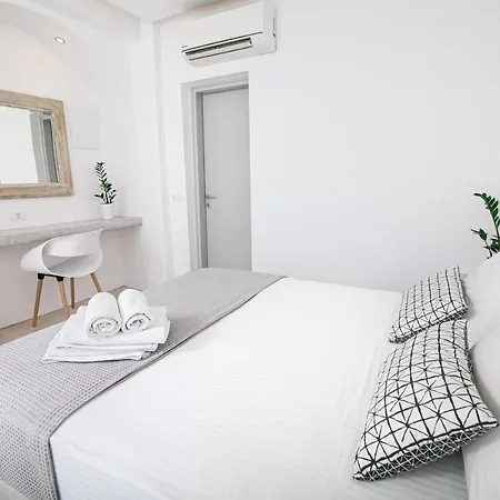 Sensia Luxury Studio With Hot Tub Oia  Exterior photo