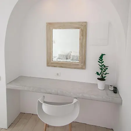 Sensia Luxury Studio With Hot Tub Oia  Exterior photo